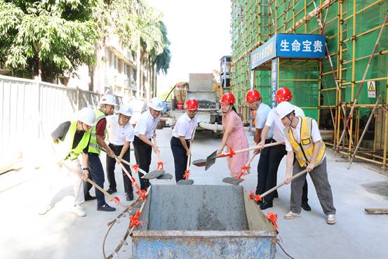 说明: E:\2022\法学可研中心(施工)\封顶仪式\微信图片_20230621091612.jpg